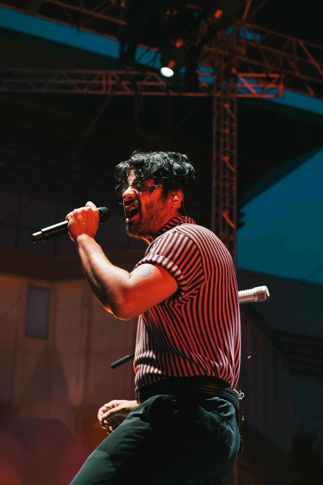 Young The Giant 03