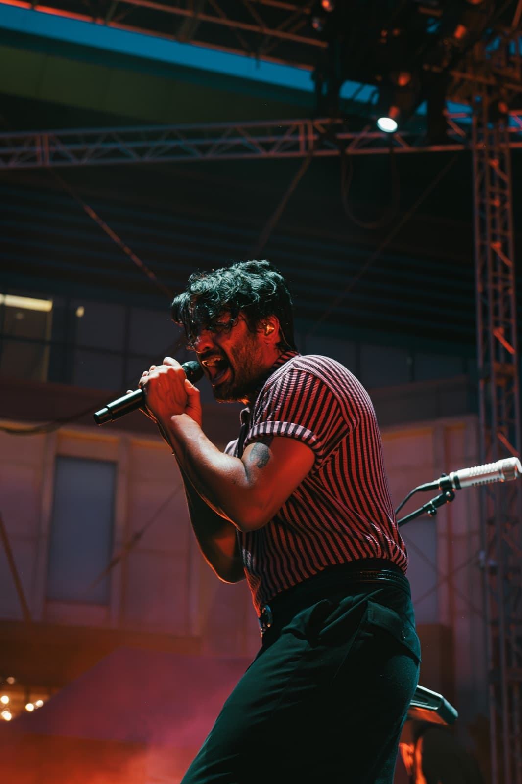 Young The Giant 05
